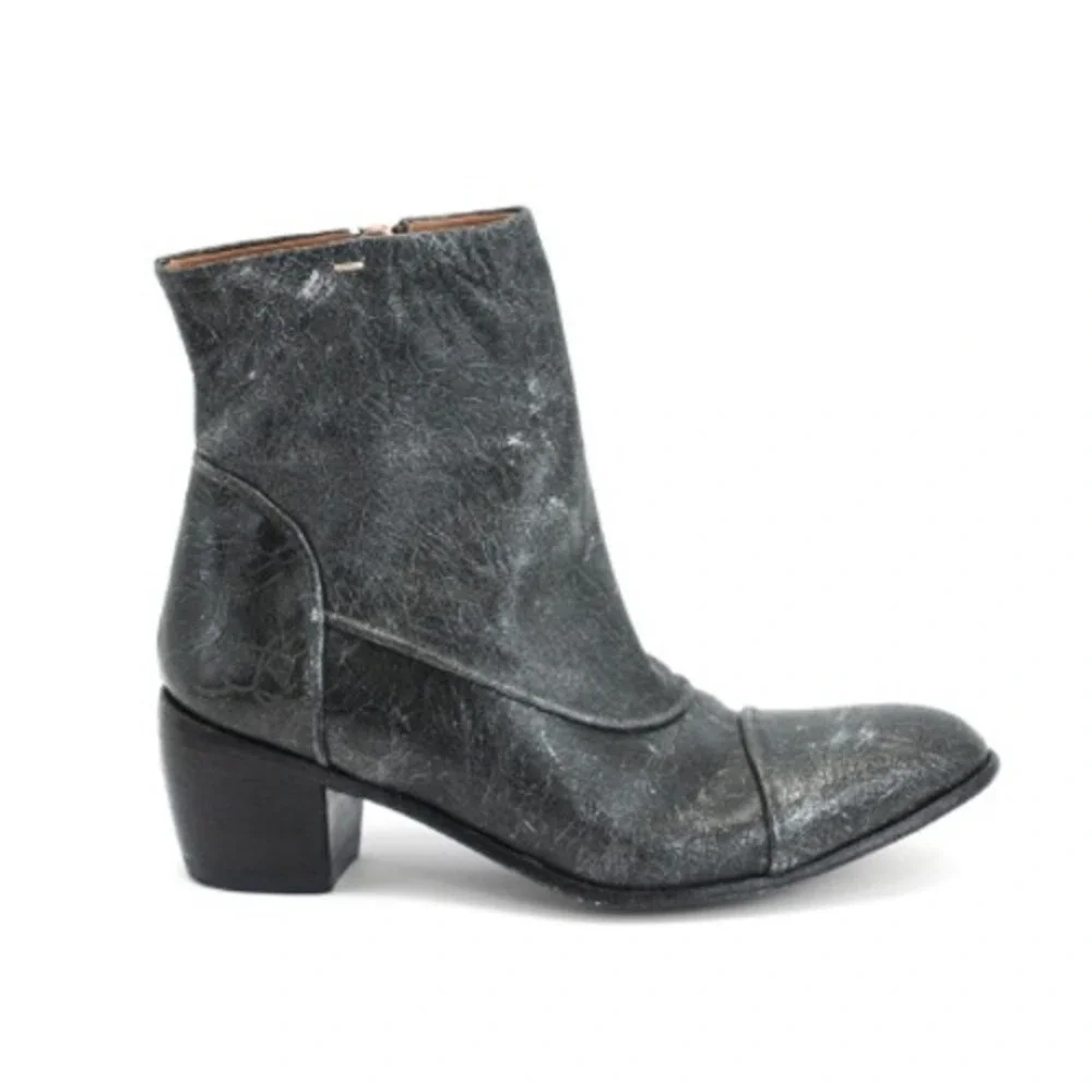 Fluevog Passage Preet Distressed Boots Black Crackle Leather Ankle Boots W11